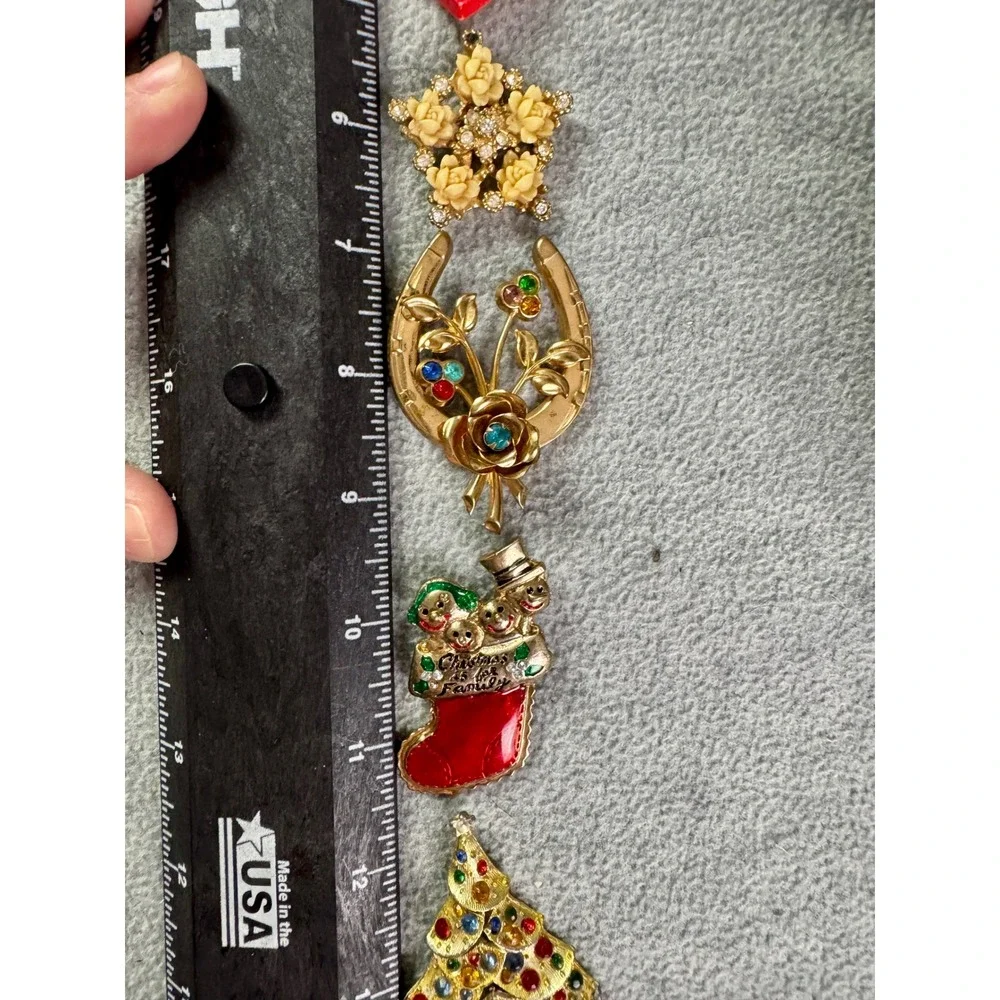 Vintage Christmas Is For Family Snowman Stocking Brooch Gold Tone Red Enamel Pin